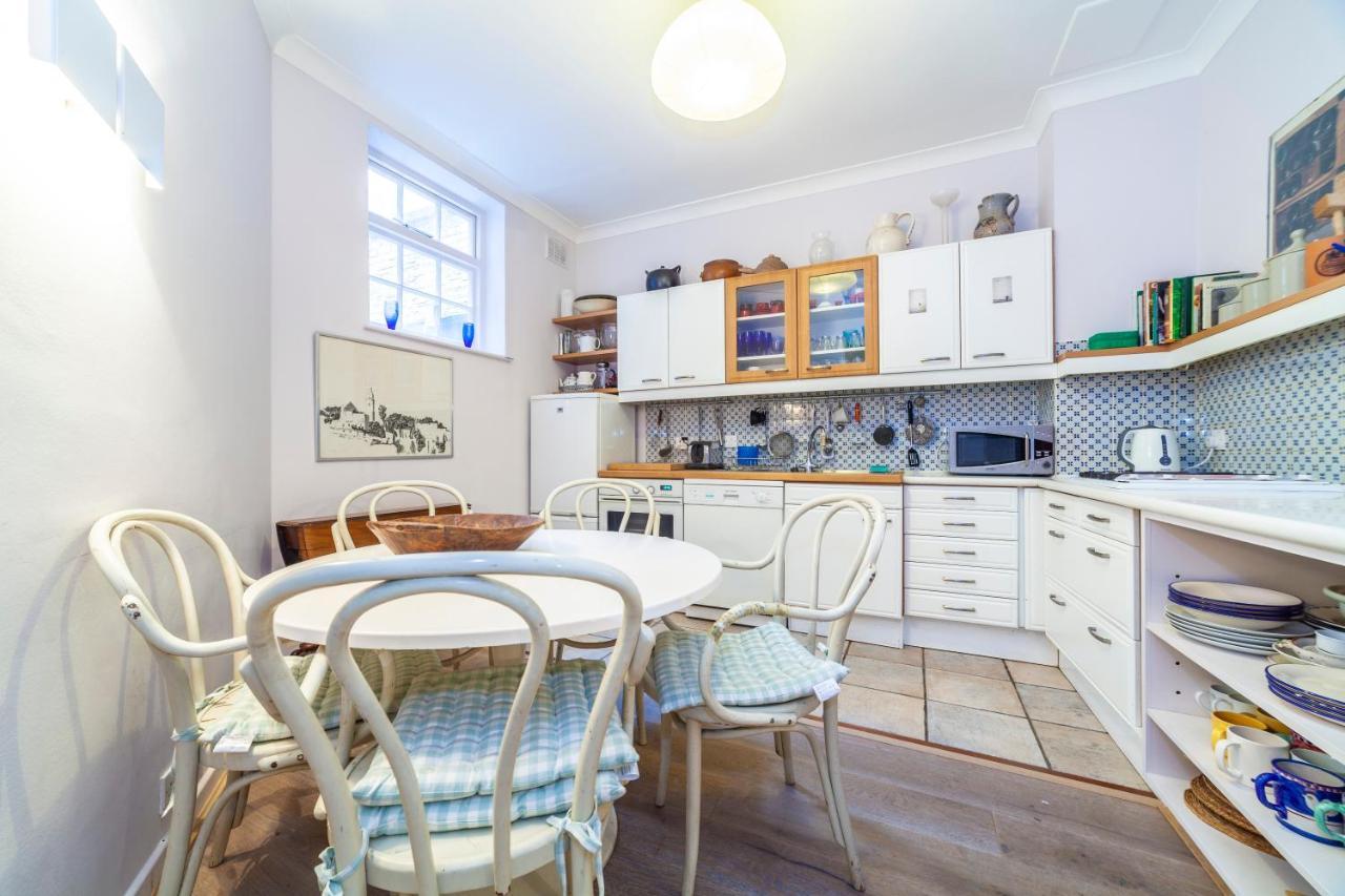 Kynance Mews Rustic And Unique Three Bedroom Mews House With A Private Courtyard 伦敦 外观 照片
